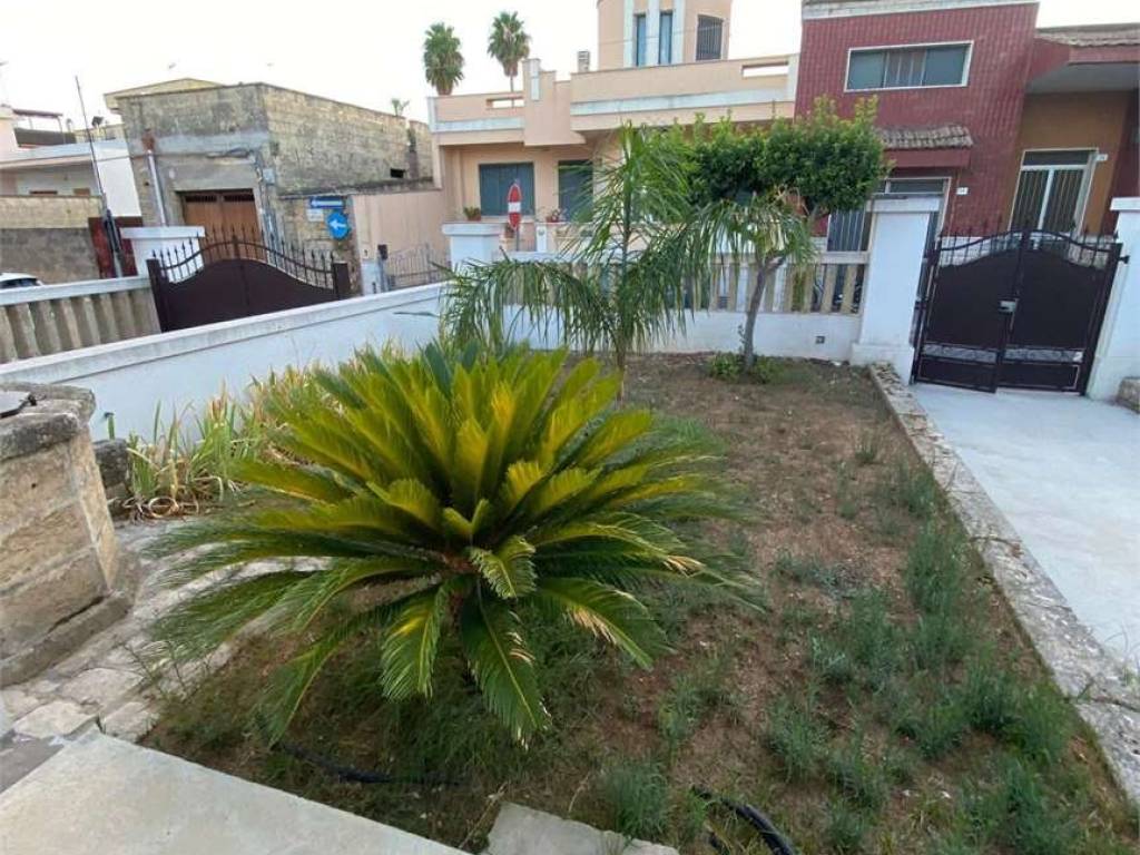 Villa a Taurisano in via Manzoni , 8 - Foto 4