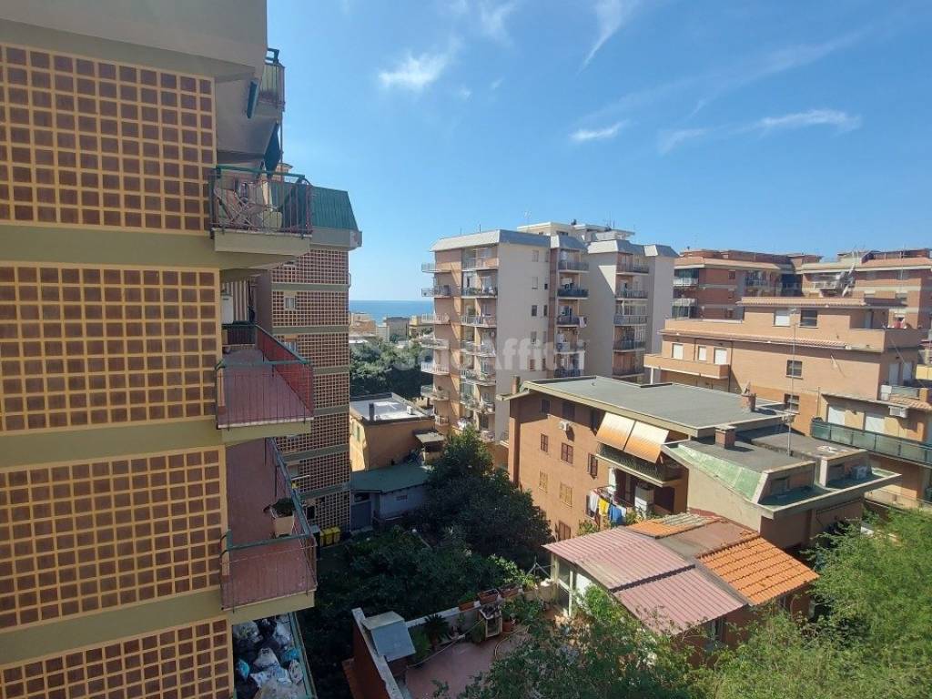 Appartamento a Ladispoli in Via Venezia, 5 - Foto 2