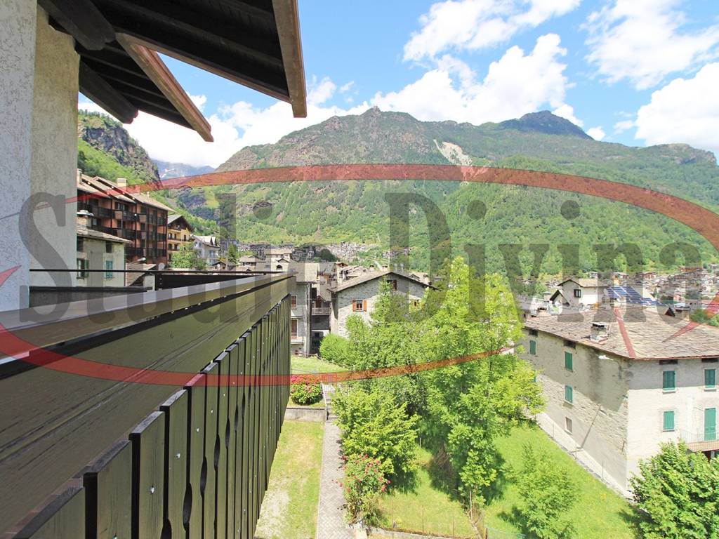 Appartamento a Chiesa in valmalenco in Contrada Faldrini, 15 - Foto 2