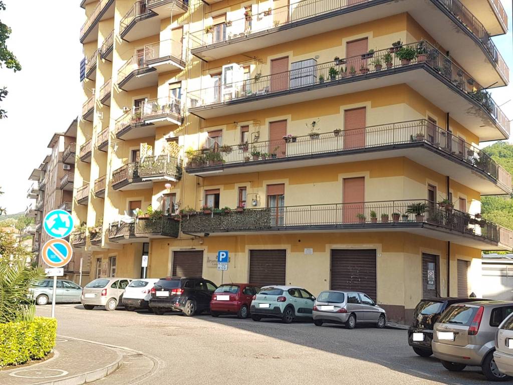 Immobile a Atripalda in Piazza Leopoldo Cassese - Foto 2