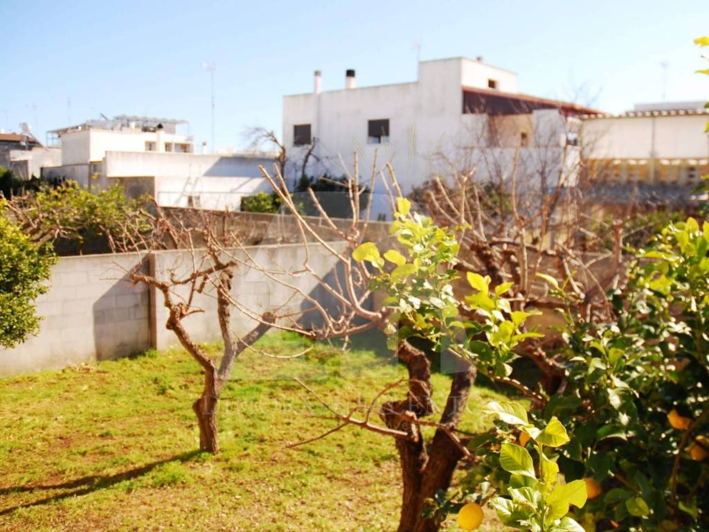 Casa indipendente a Castrignano del capo in Via Giacomo Puccini, 22 - Foto 2