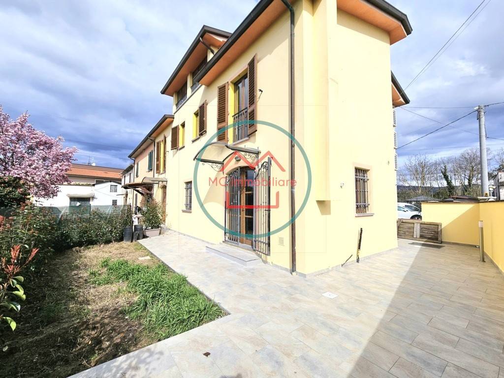 Casa indipendente a Pescia in Strada Provinciale di Campo - Foto 2