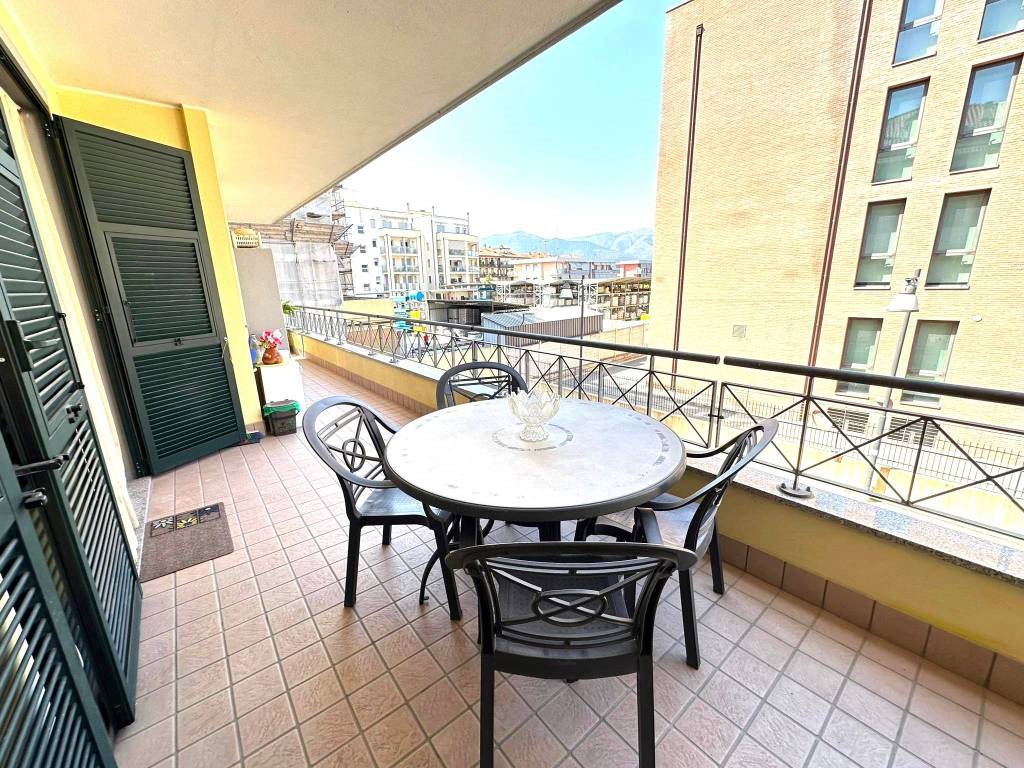 Appartamento a Albenga in Via Leonardo da Vinci - Foto 4