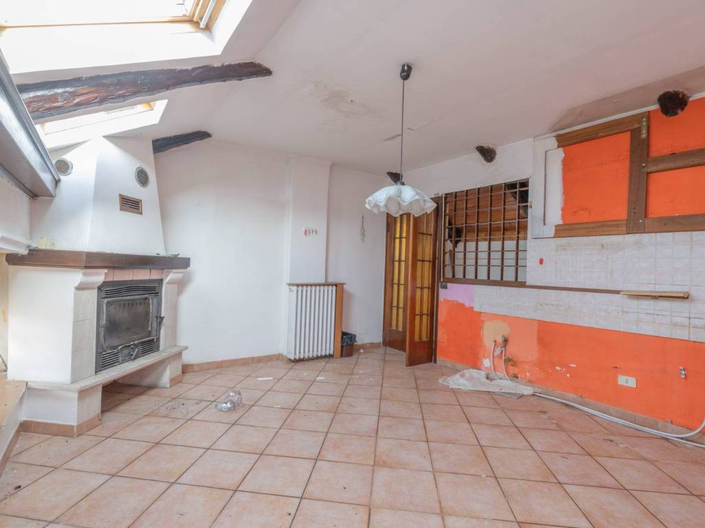 Appartamento a Ciriè in Via Monte Grappa, 22 - Foto 3