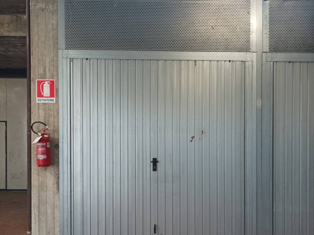 Box / garage a Cuneo in Via Beppe Fenoglio, 8 - Foto 2