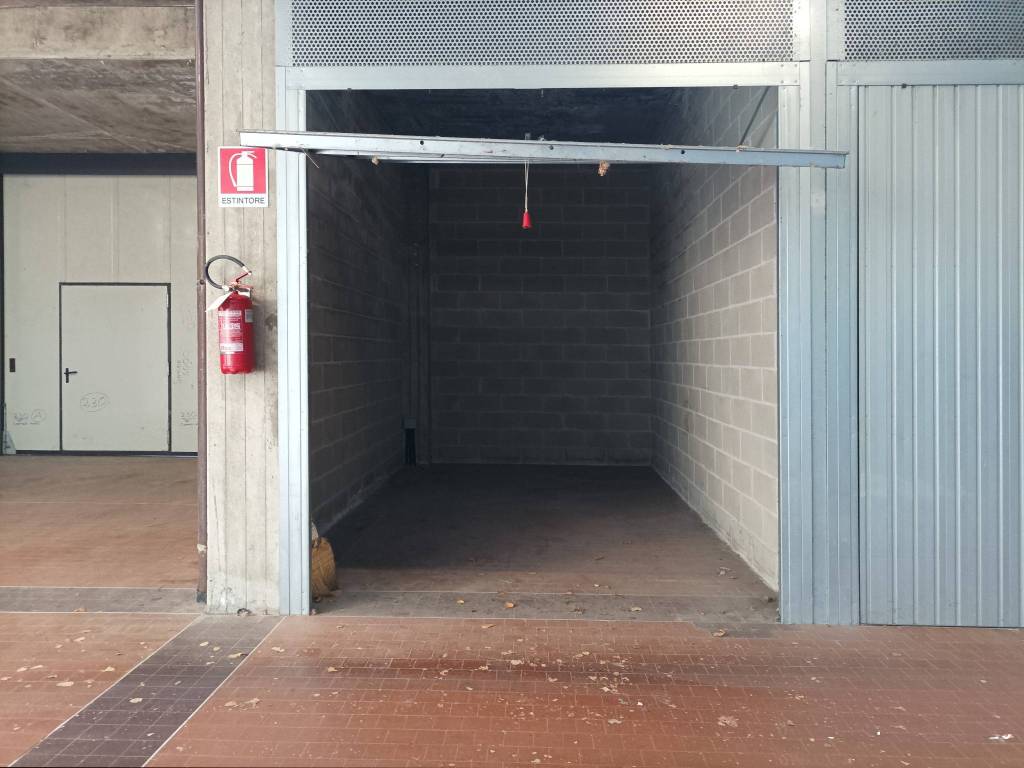 Box / garage a Cuneo in Via Beppe Fenoglio, 8 - Foto 3