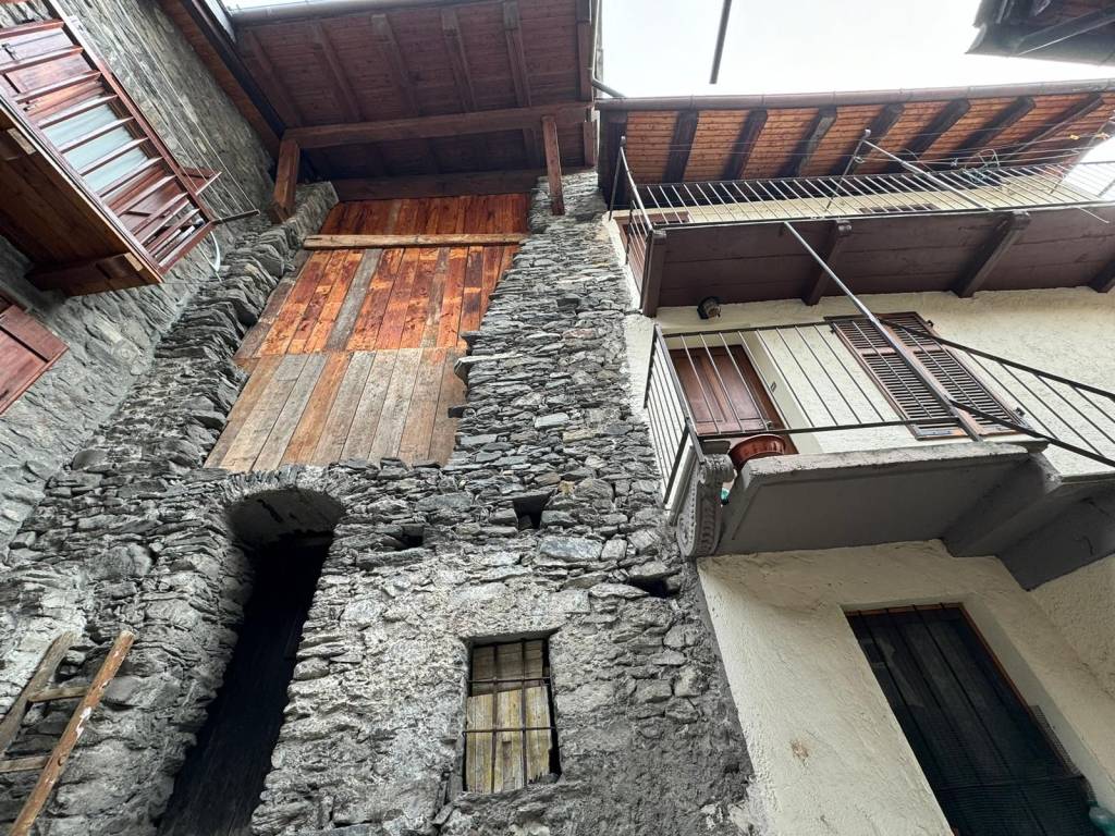 Casa indipendente a La salle in Via Colomba, 9 - Foto 2