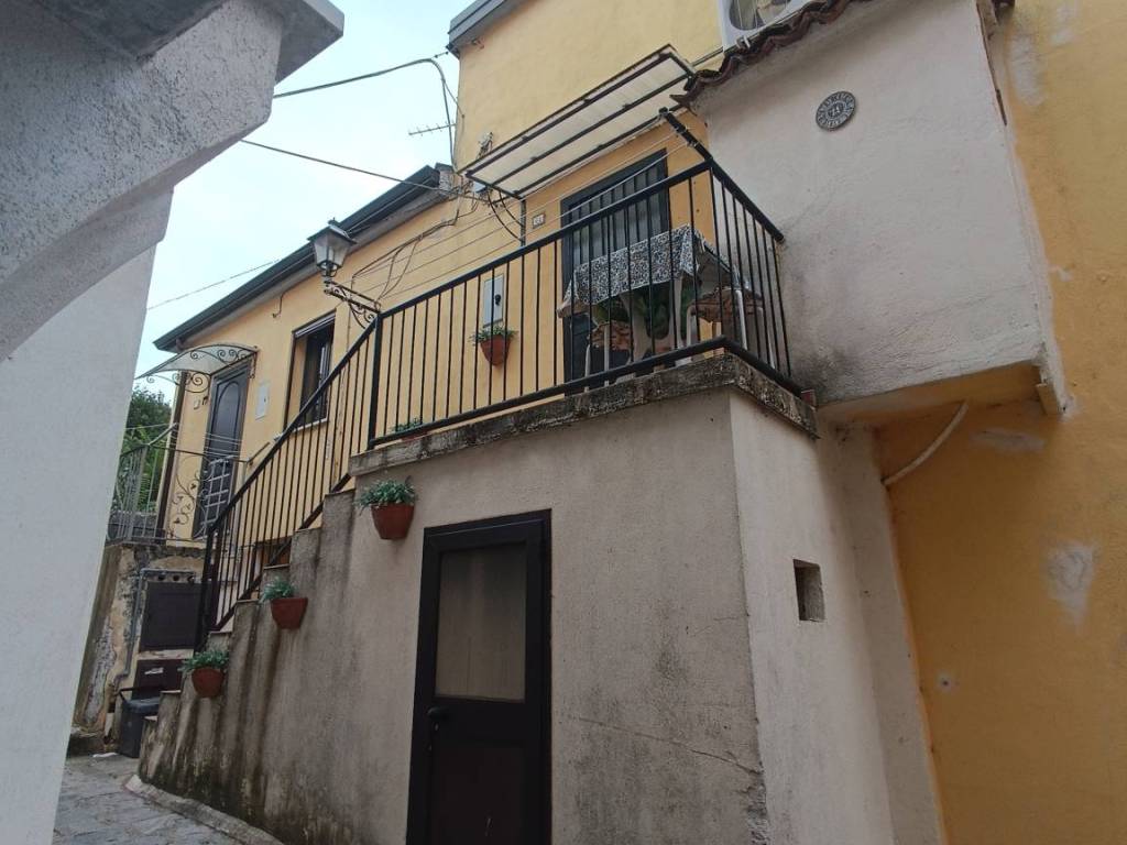 Appartamento a Lagonegro in Via Nino Bixio - Foto 2