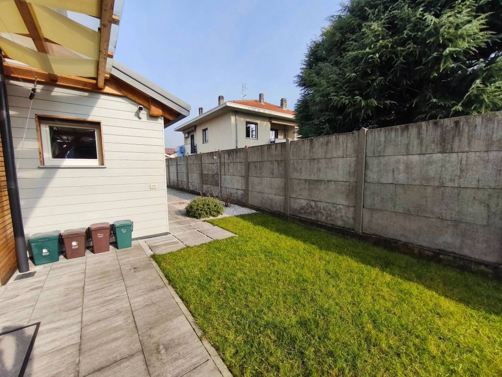Villa a Gorla maggiore in Via Silvio Pellico - Foto 5