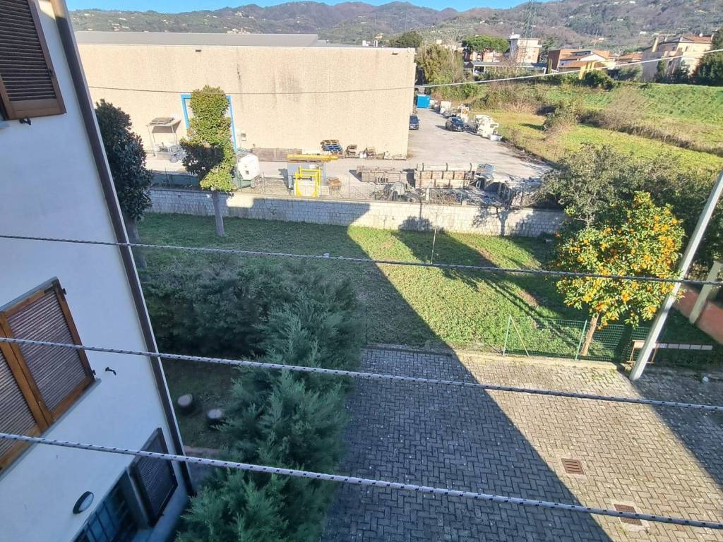 Appartamento a Massa e cozzile in Via 1 Maggio - Foto 5