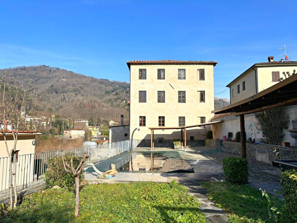 Villa a Borgo a mozzano in Piazza Ponte d'Oro, 23 - Foto 3