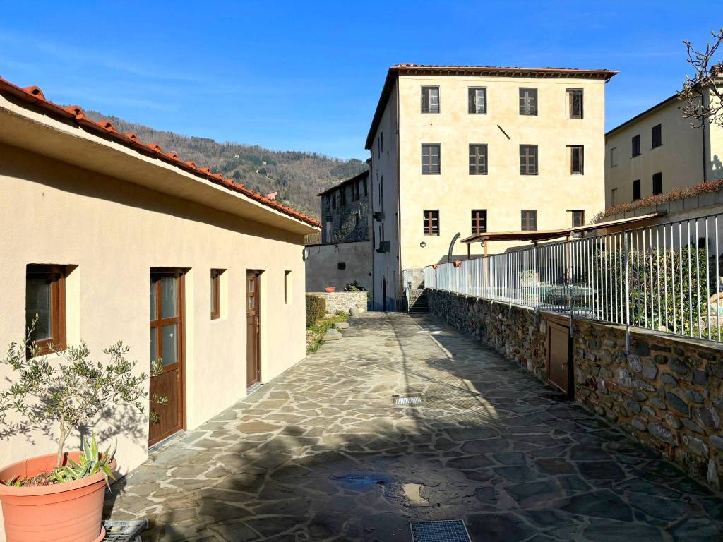 Villa a Borgo a mozzano in Piazza Ponte d'Oro, 23 - Foto 5