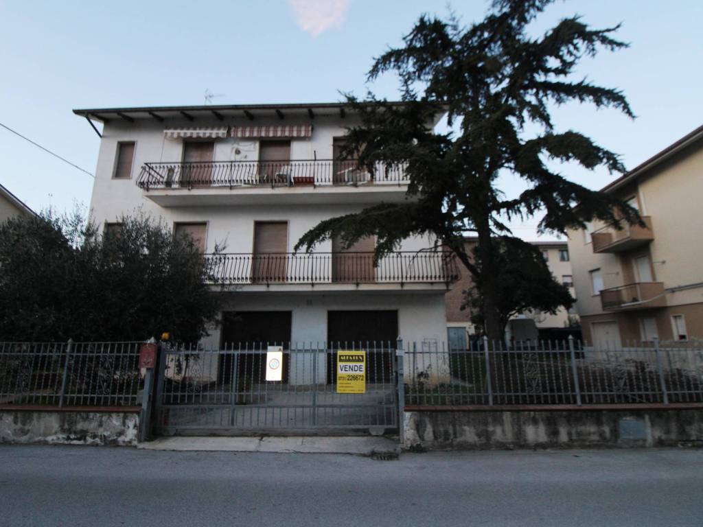 Casa indipendente a Castelbellino in Via Marzabotto, 23 - Foto 2