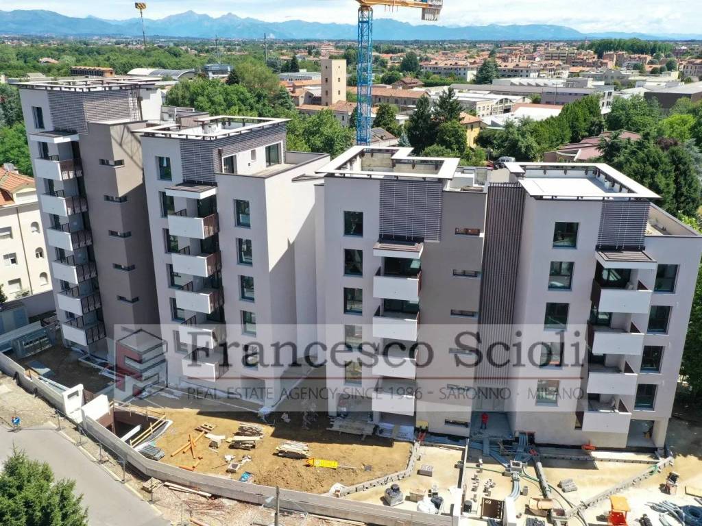Appartamento a Saronno in Via Alessandro Volta, 47 - Foto 2