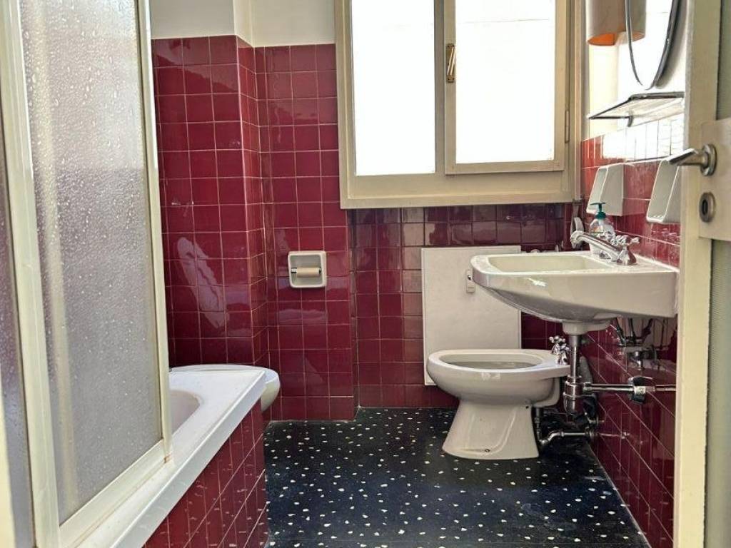 Appartamento a Como in Via Dante Alighieri, 37 - Foto 3
