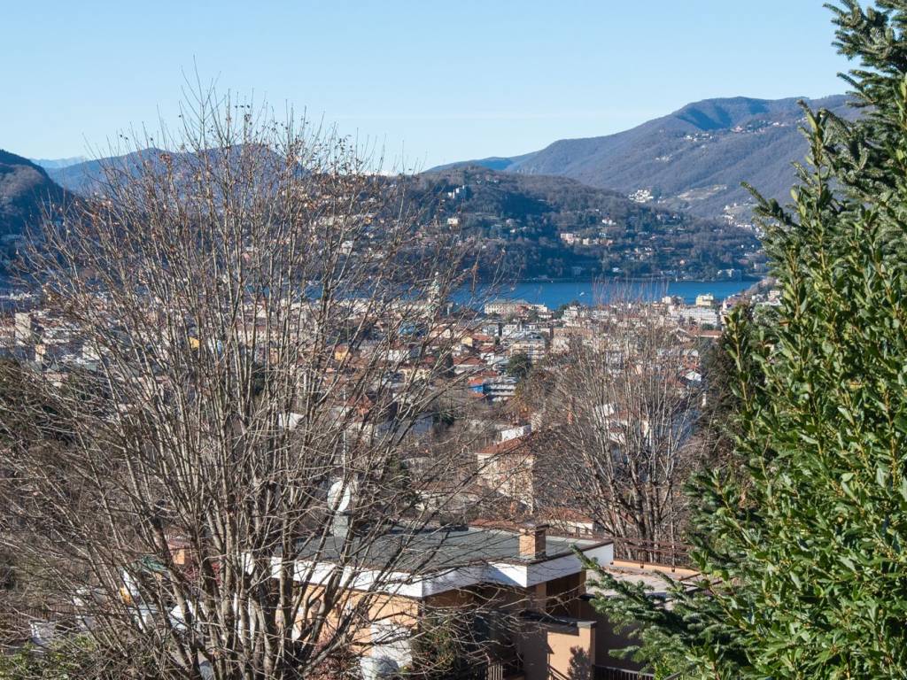Appartamento a Como in Via Monte Verde, 48 - Foto 2