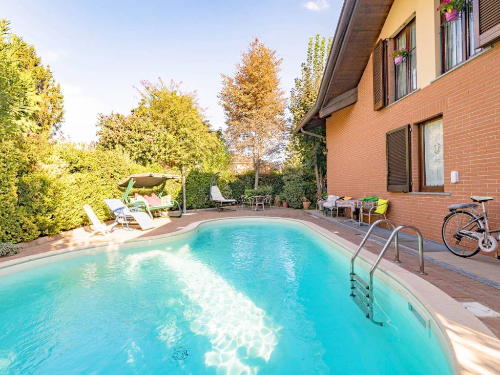 Villa a Caronno pertusella in Via Giuseppe Castelli, 153 - Foto 2