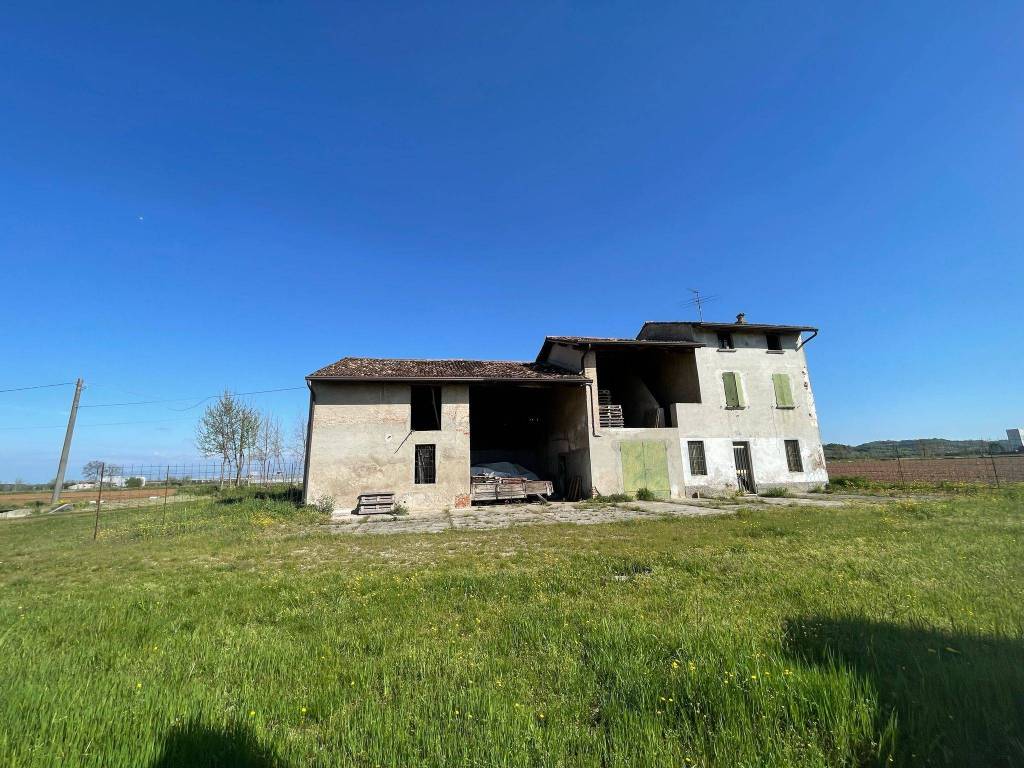 Rustico / casale a Castiglione delle stiviere in Via Giovanni Chiassi, 8 - Foto 2