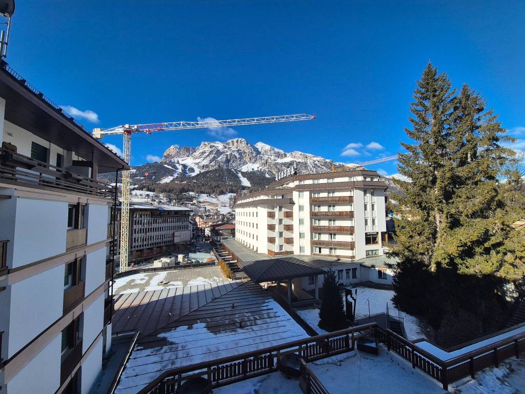 Appartamento a Cortina d'ampezzo in Largo delle Poste - Foto 2