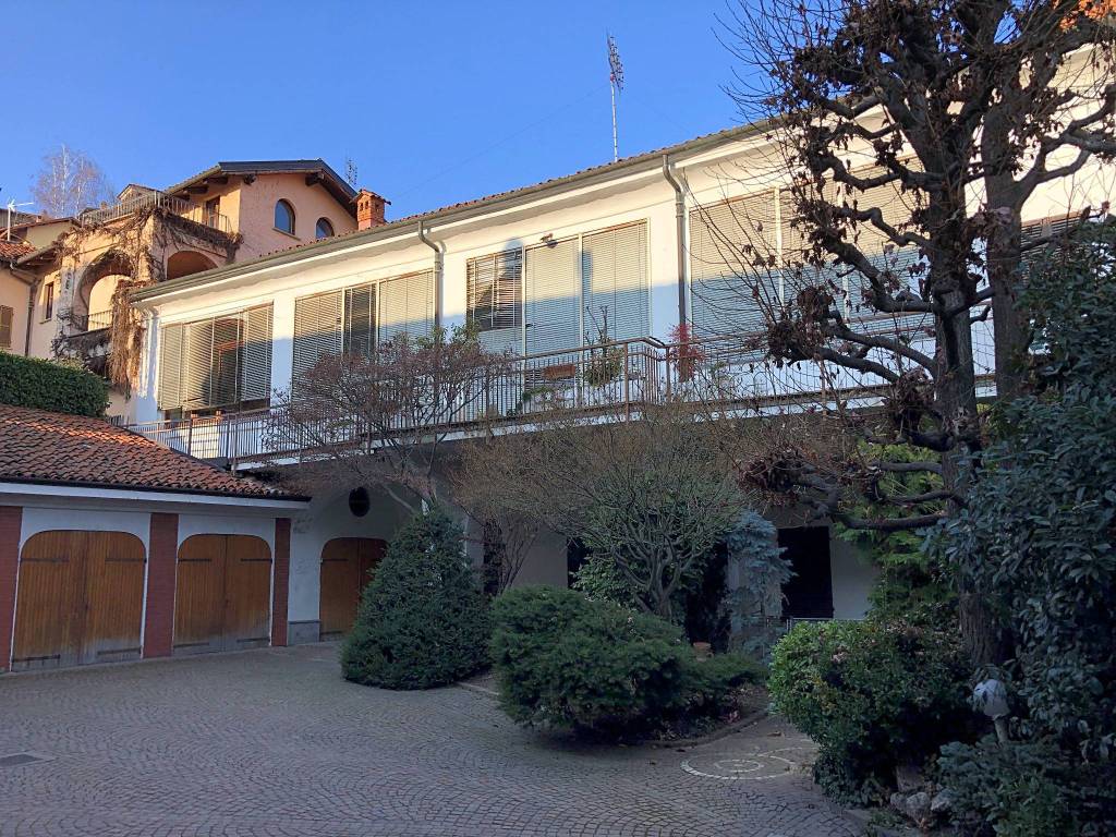 Villa a Costigliole saluzzo in Via Camillo Benso di Cavour, 12 - Foto 2