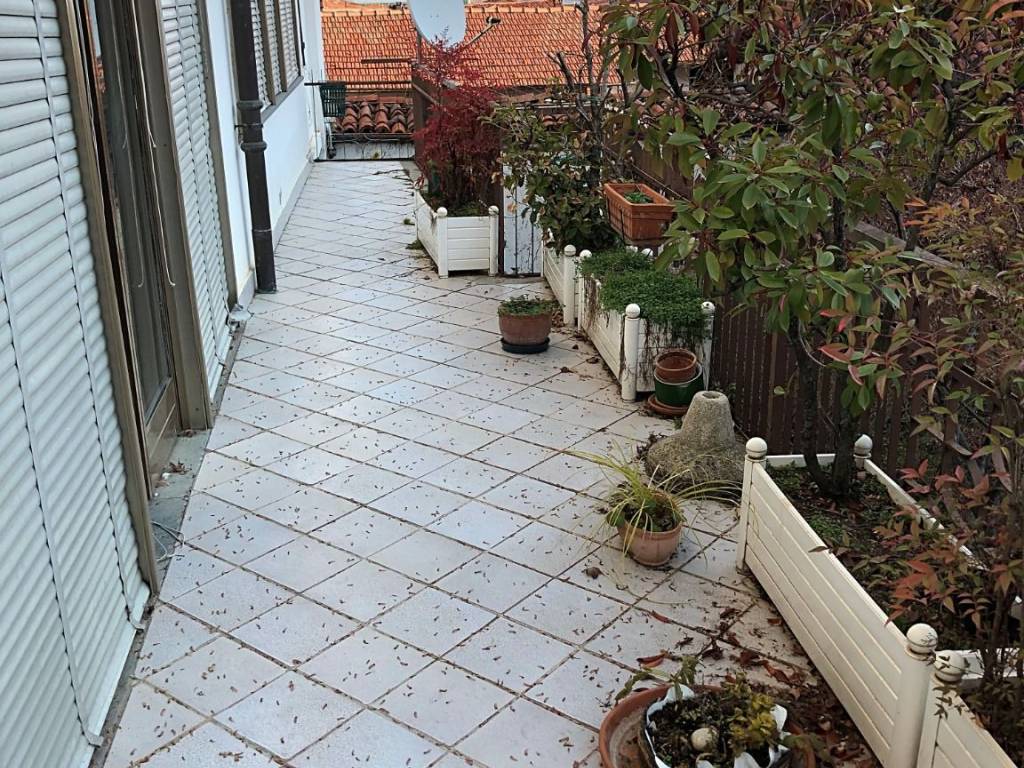Villa a Costigliole saluzzo in Via Camillo Benso di Cavour, 12 - Foto 4
