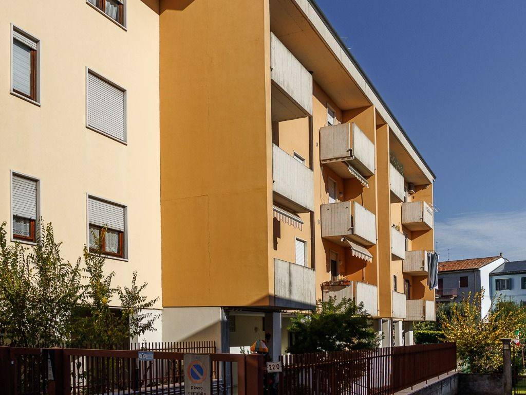 Appartamento a Verona in Via 24 Giugno - Foto 2