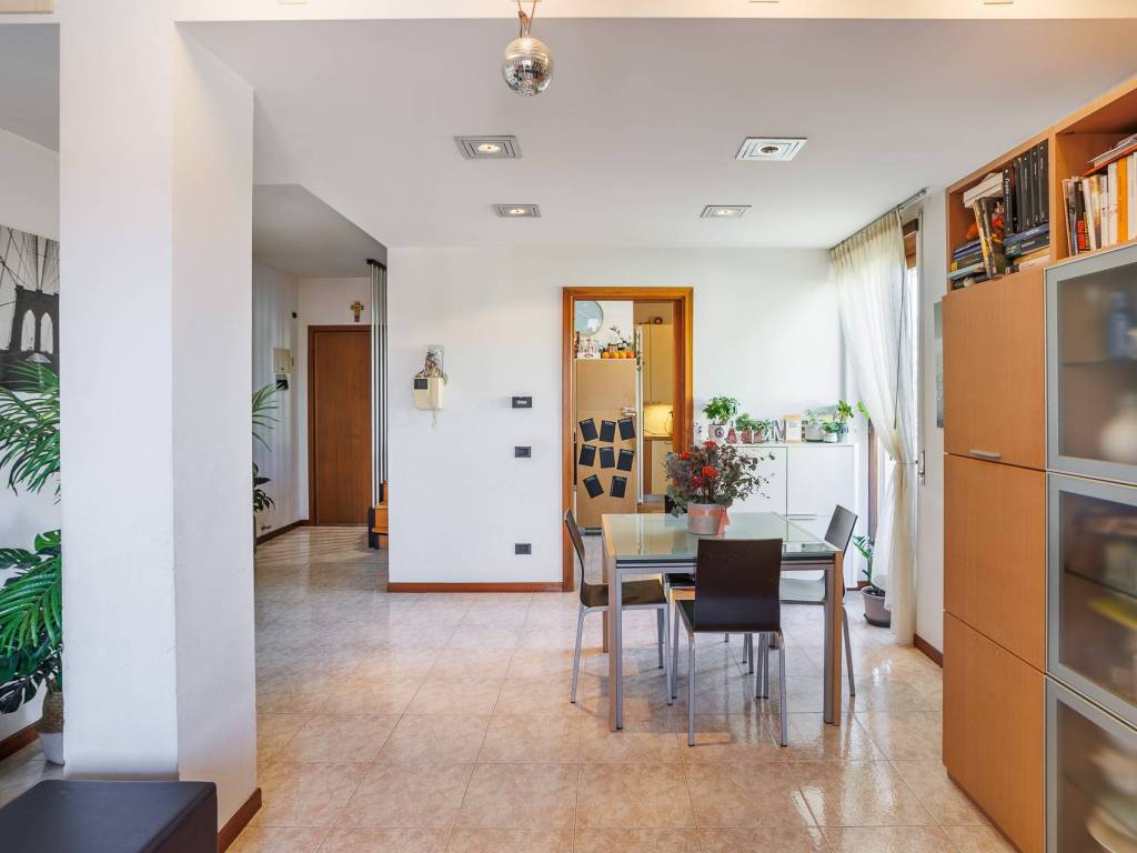 Appartamento a Verona in Via 24 Giugno - Foto 4