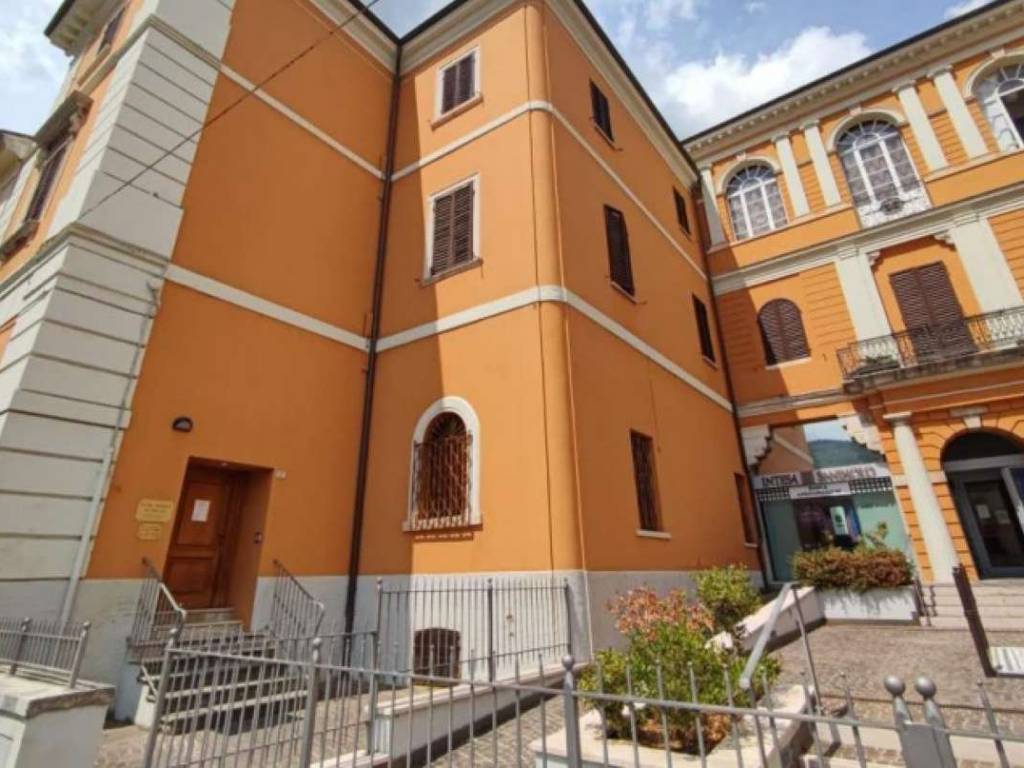 Immobile a Fossombrone in Piazza Dante Alighieri, 24 - Foto 2