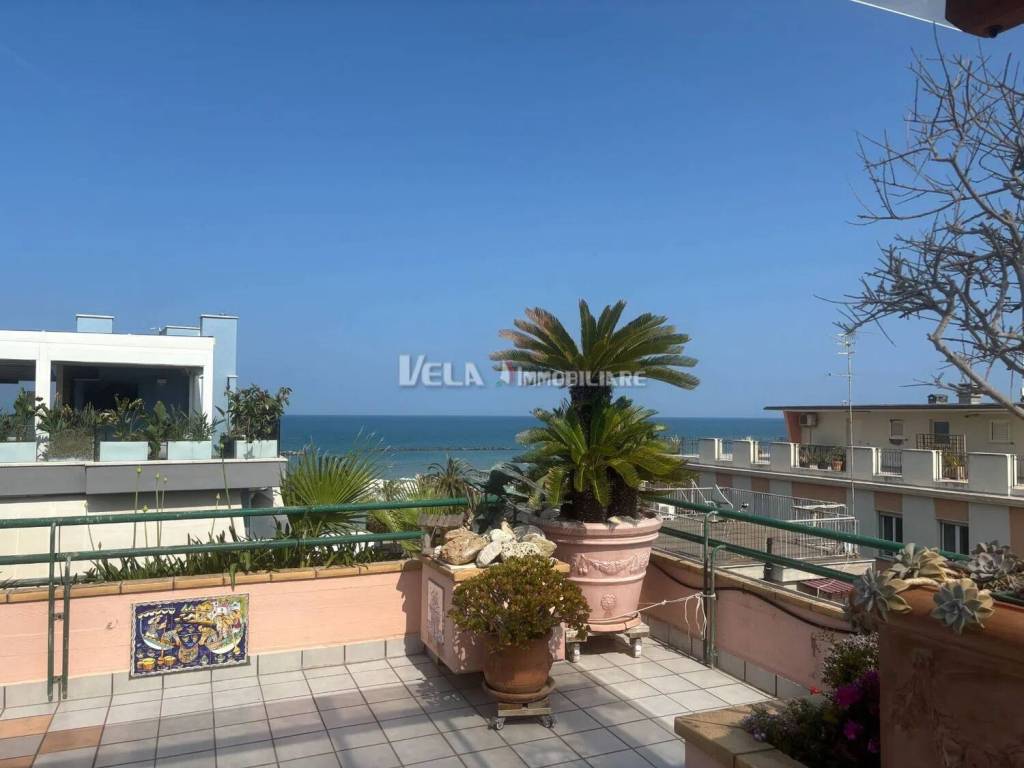 Appartamento a San benedetto del tronto in Via Lucrezio Caro, 4 - Foto 2
