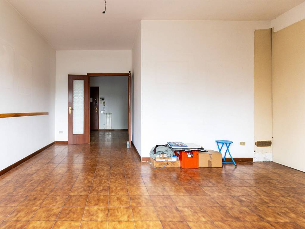 Appartamento a Saronno in Via Giuseppe Frua, 77 - Foto 2