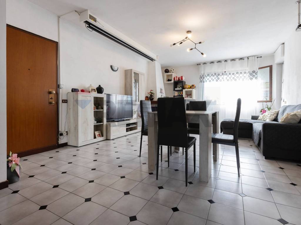 Appartamento a Tradate in Via Sabotino - Foto 3