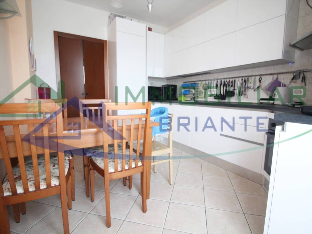 Appartamento a Besnate in Via Giosuè Carducci - Foto 3