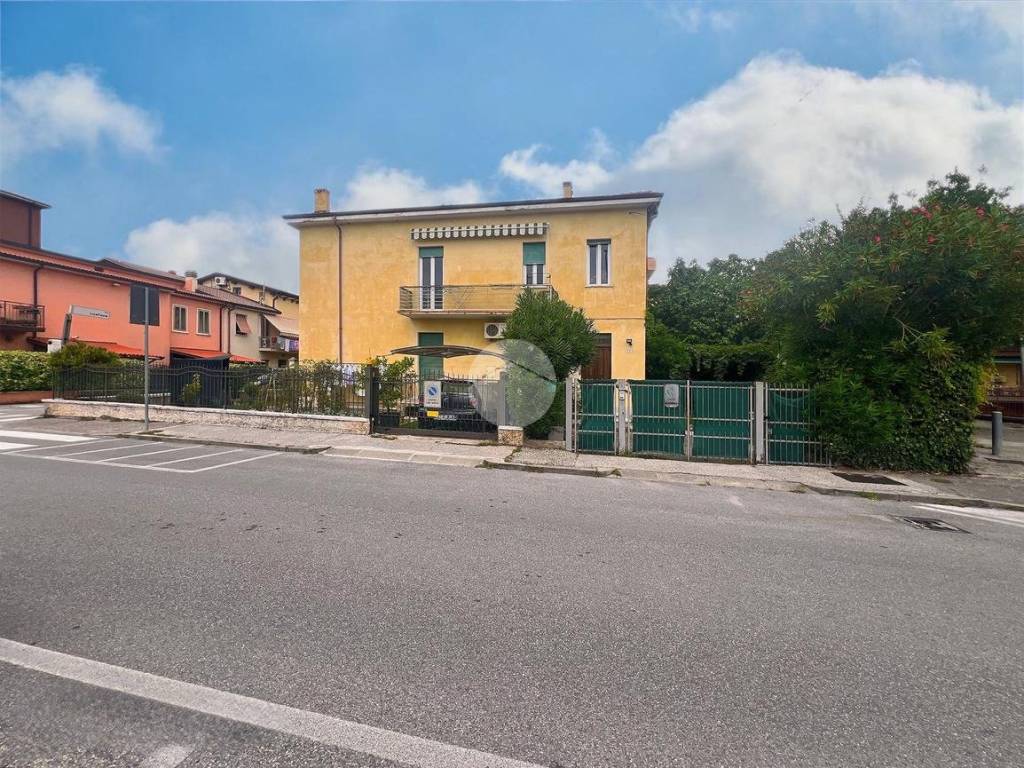 Villa a Verona in Via dolomiti, 23 - Foto 2