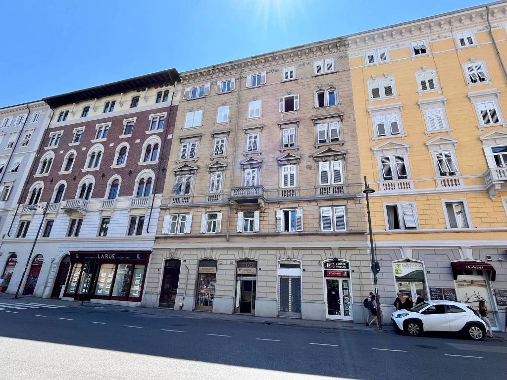 Immobile a Trieste in Piazza Giambattista Vico, 7 - Foto 2