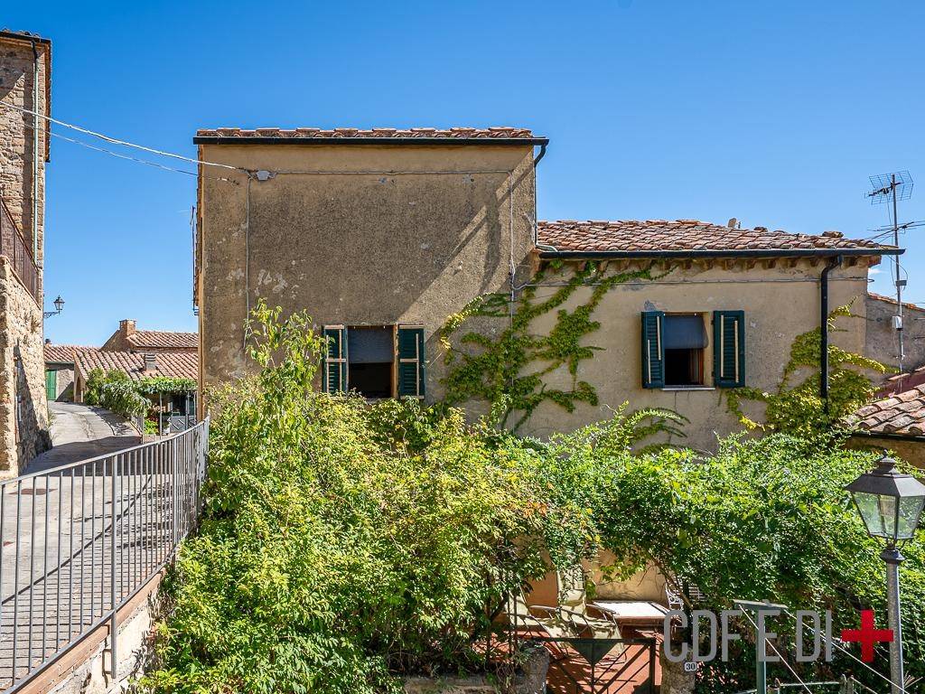 Appartamento a Castelnuovo di val di cecina in Via Maggio - Foto 2