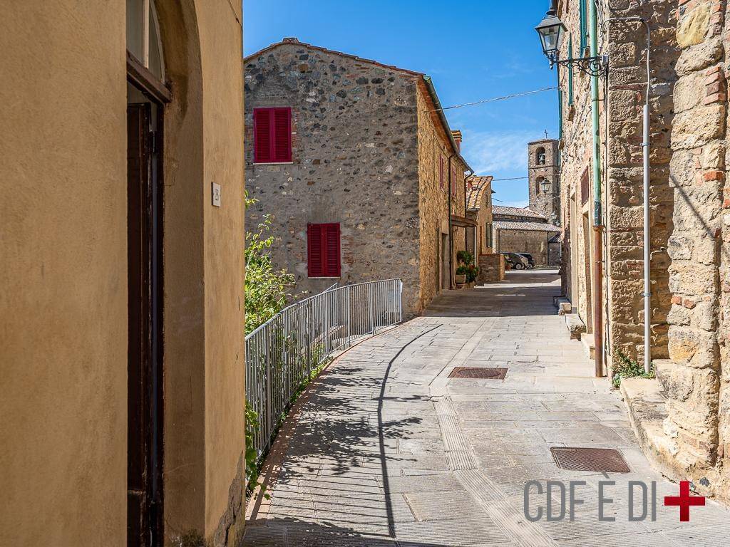 Appartamento a Castelnuovo di val di cecina in Via Maggio - Foto 4