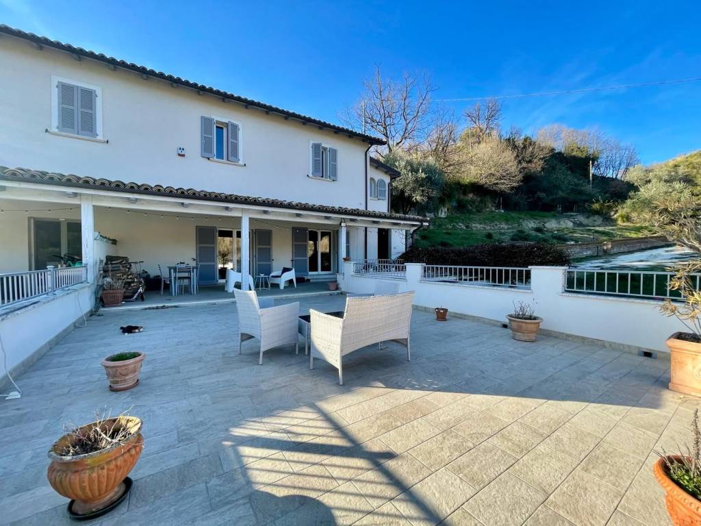 Villa a Ascoli piceno in Via Bella Valle - Foto 4