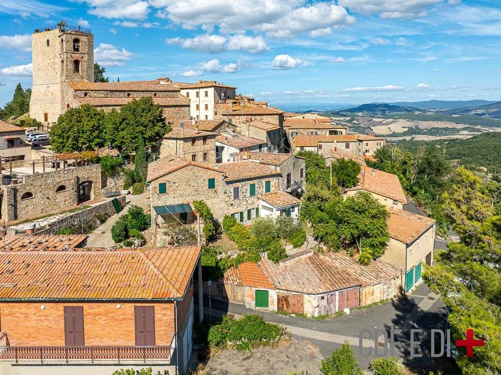 Appartamento a Castelnuovo di val di cecina in Via Chinzica - Foto 2