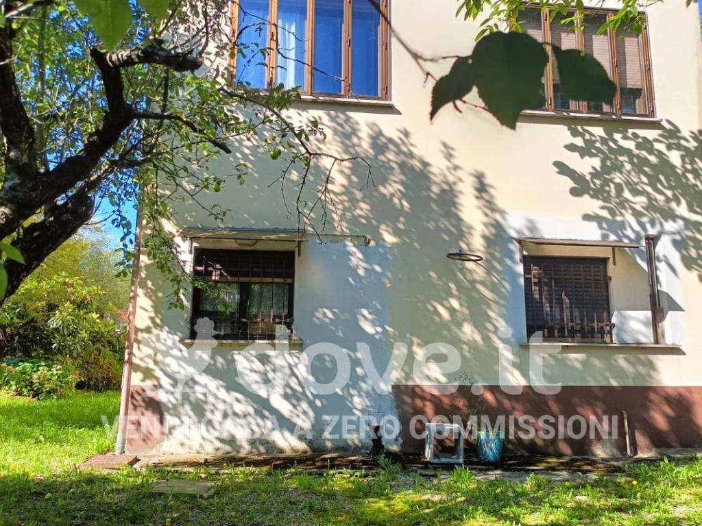 Villa a Besozzo in Via Trieste, 34 - Foto 4