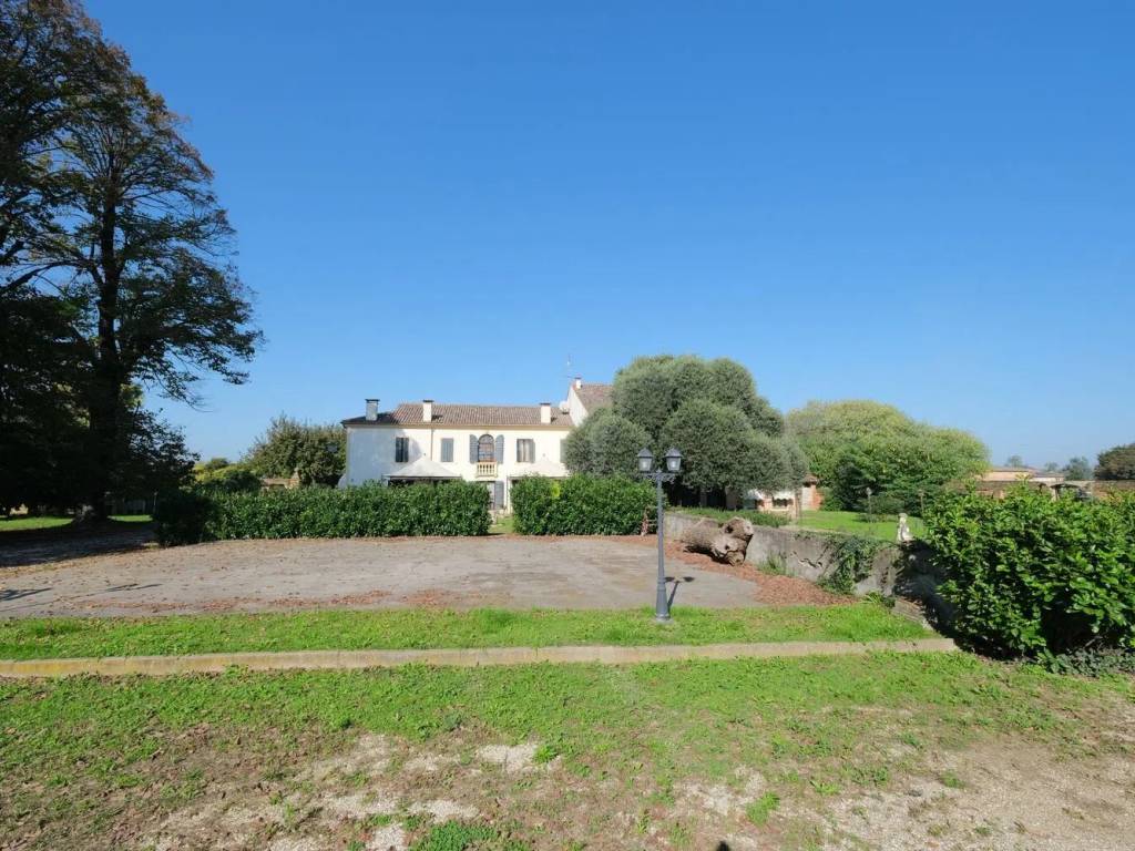 Villa a Borgo veneto in Via Pasquale Longo, 8 - Foto 2