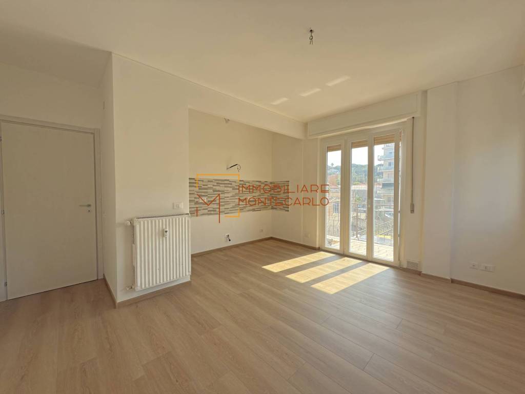 Appartamento a Bordighera in Piazza Giuseppe Garibaldi, 39 - Foto 2
