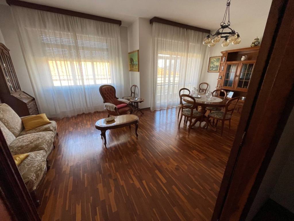 Appartamento a Civitanova marche in Corso Giuseppe Garibaldi, 11 - Foto 2