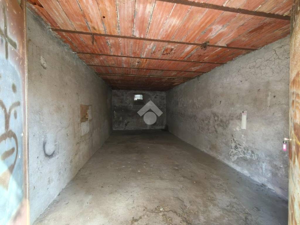Box / garage a Mentana in VIA B. Croce, 2 - Foto 4