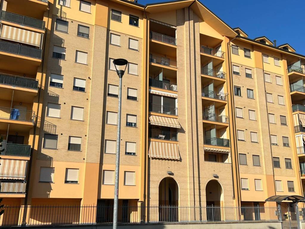 Appartamento a Alessandria in Piazza Vittorio Bellotti, 10 - Foto 2