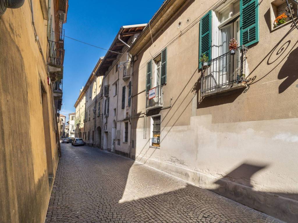 Appartamento a Saluzzo in Via di San Nicola, 20 - Foto 2