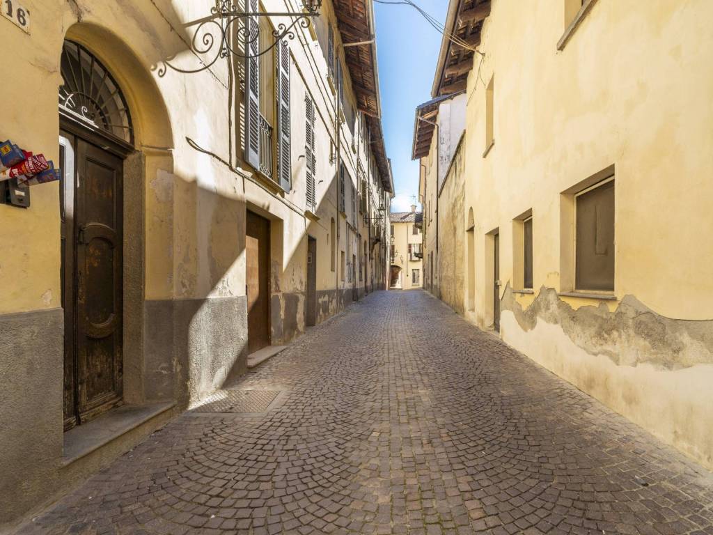 Appartamento a Saluzzo in Via di San Nicola, 20 - Foto 3