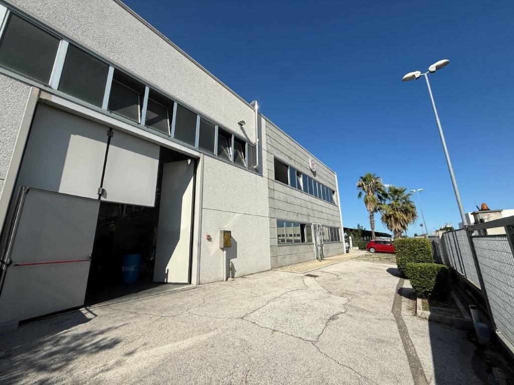 Immobile a Civitanova marche in Via Vincenzo Breda, 43 - Foto 2