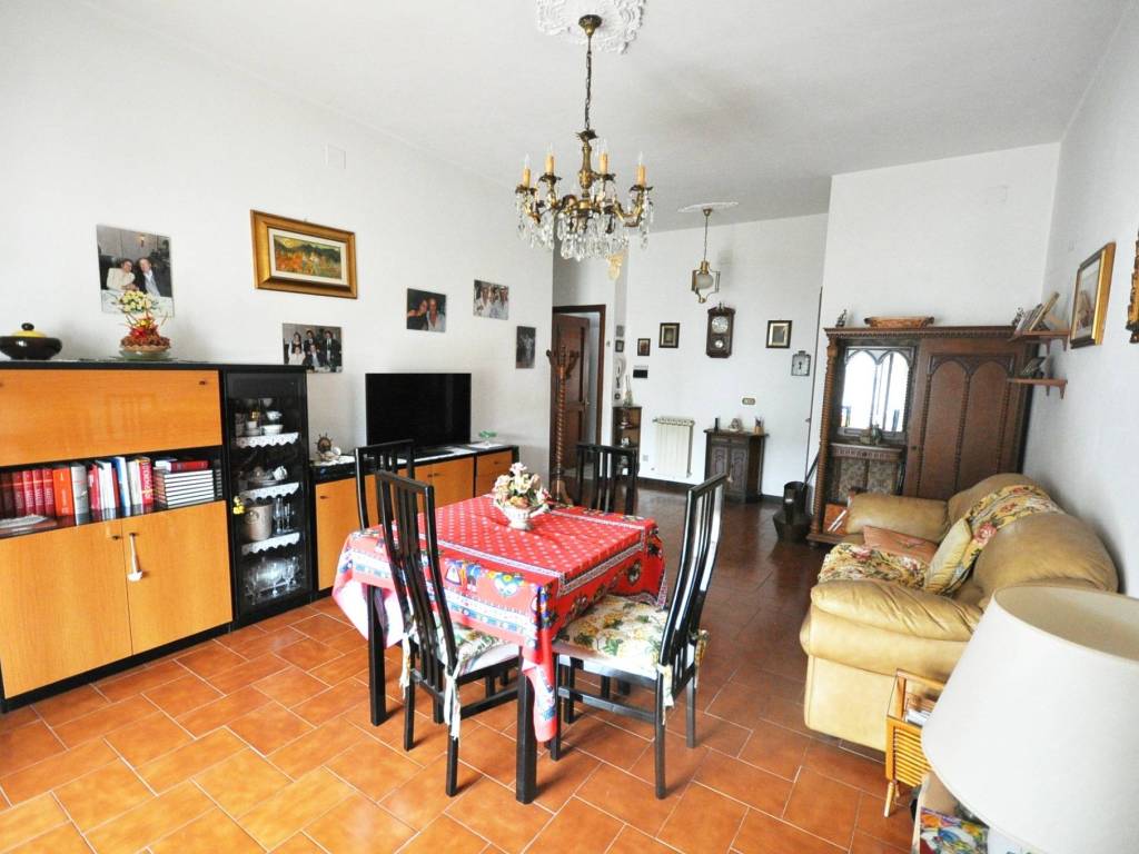 Appartamento a Follo in Via Brigate Partigiane - Foto 4