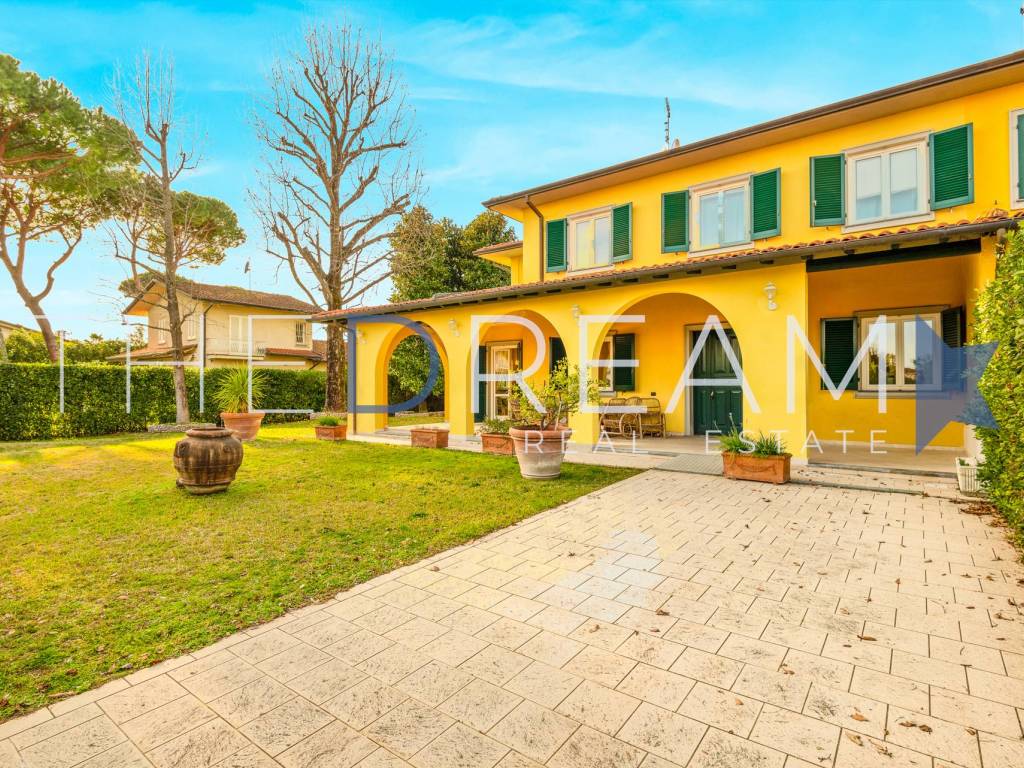 Villa a Forte dei marmi in Via Ludovico Ariosto, 27 - Foto 5