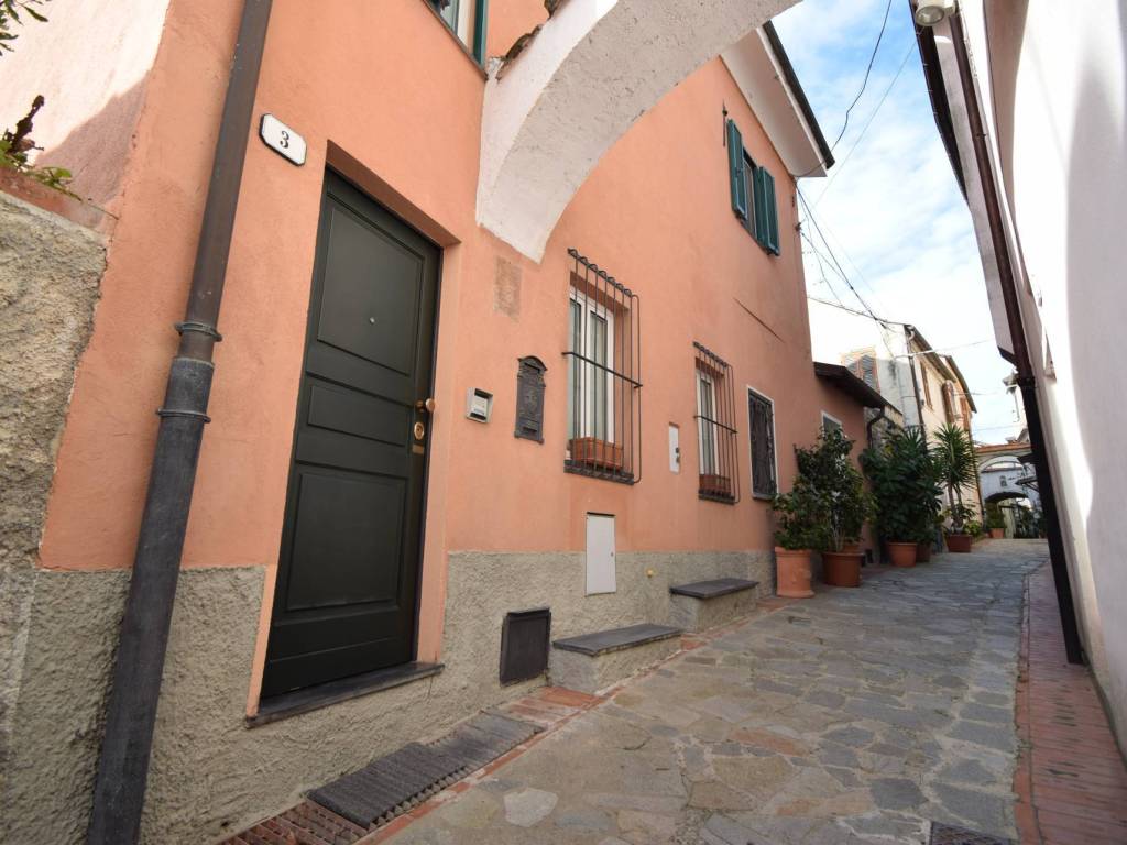 Appartamento a Diano castello in Via della Fontana, 10 - Foto 2